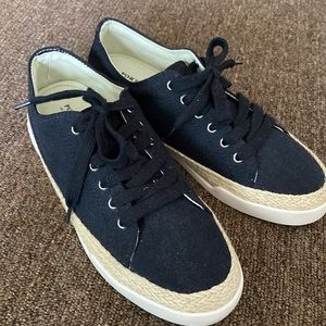 BRAND NEW PORTLAND WOMENS SNEAKERS
